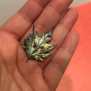 Vintage Fall Leaf Brooch – Green & Gold Tones